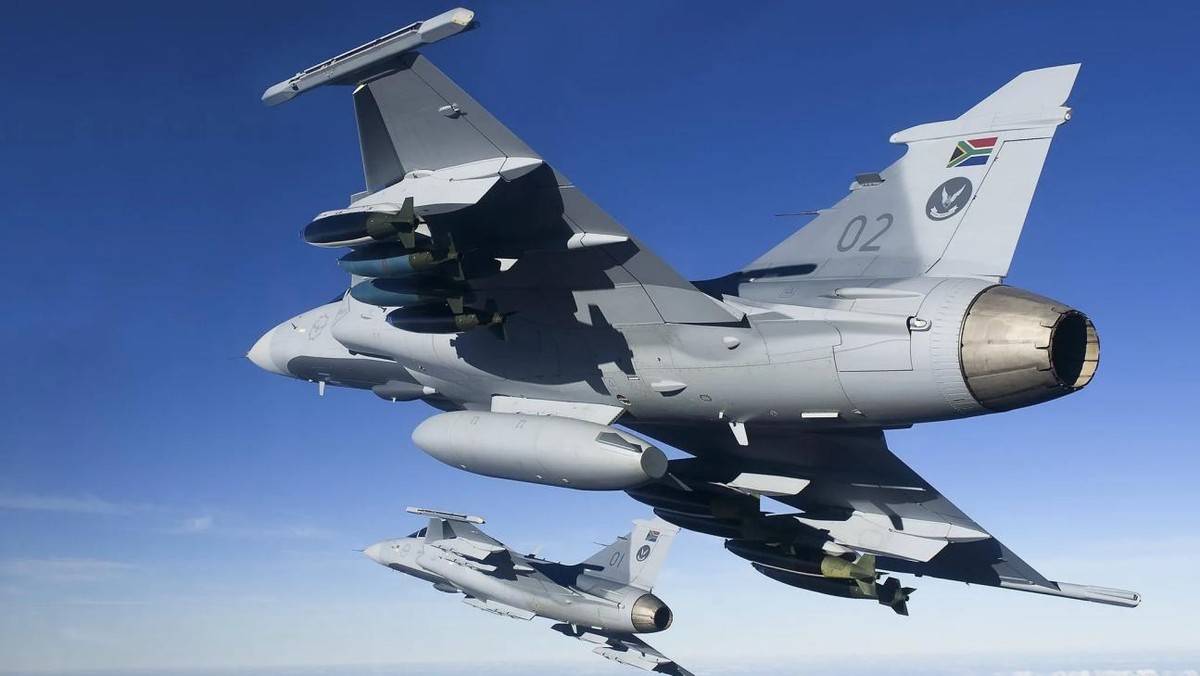 比巴基斯坦更胜一筹！6架歼-10赴泰军演，亲自教学180千米超视距空战？